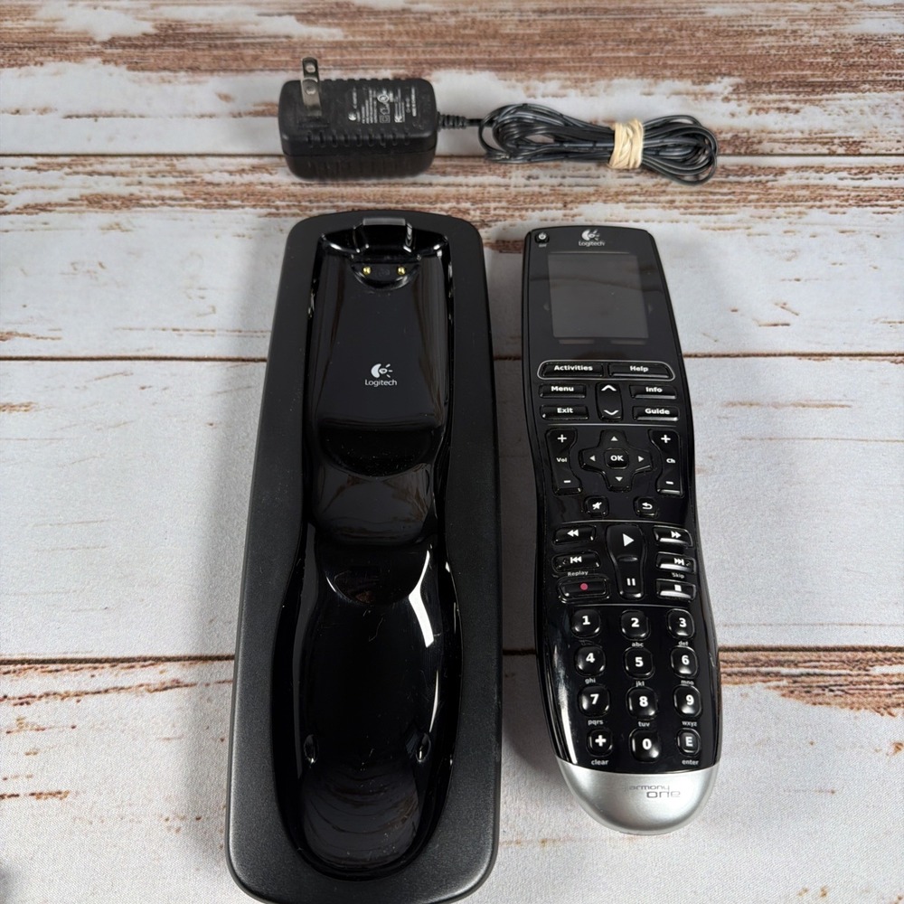 Logitech Harmony 900 Universal Remote Touchscreen With Charging Cradle